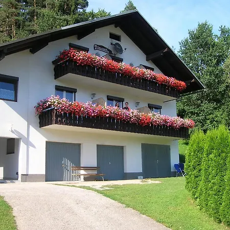 Haus Primosch Homestay *